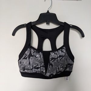 Joe fresh black sport bra size small. With padding